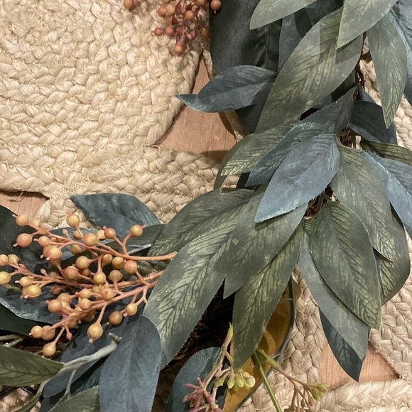 Threshold designed w/Studio McGee 26" Artificial Olive/Eucalyptus Leaf new - Picture 4 of 4